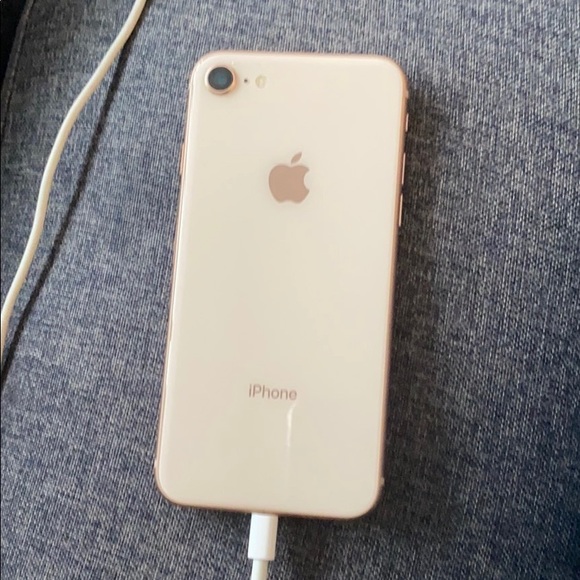 IPhone 8S 64 gb - Picture 2 of 2